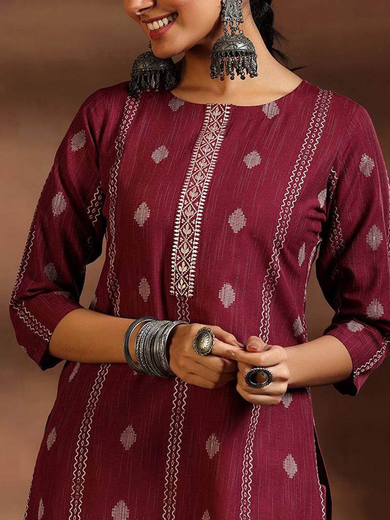 women ethnic motifs regular thread work kurta with trousers & with dupatta