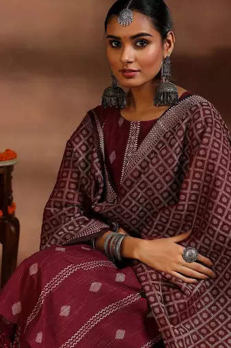 women ethnic motifs regular thread work kurta with trousers & with dupatta