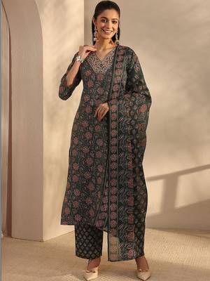 women floral printed regular thread work kurta with trousers & with dupatta 2