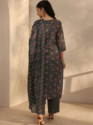 women floral printed regular thread work kurta with trousers & with dupatta 6