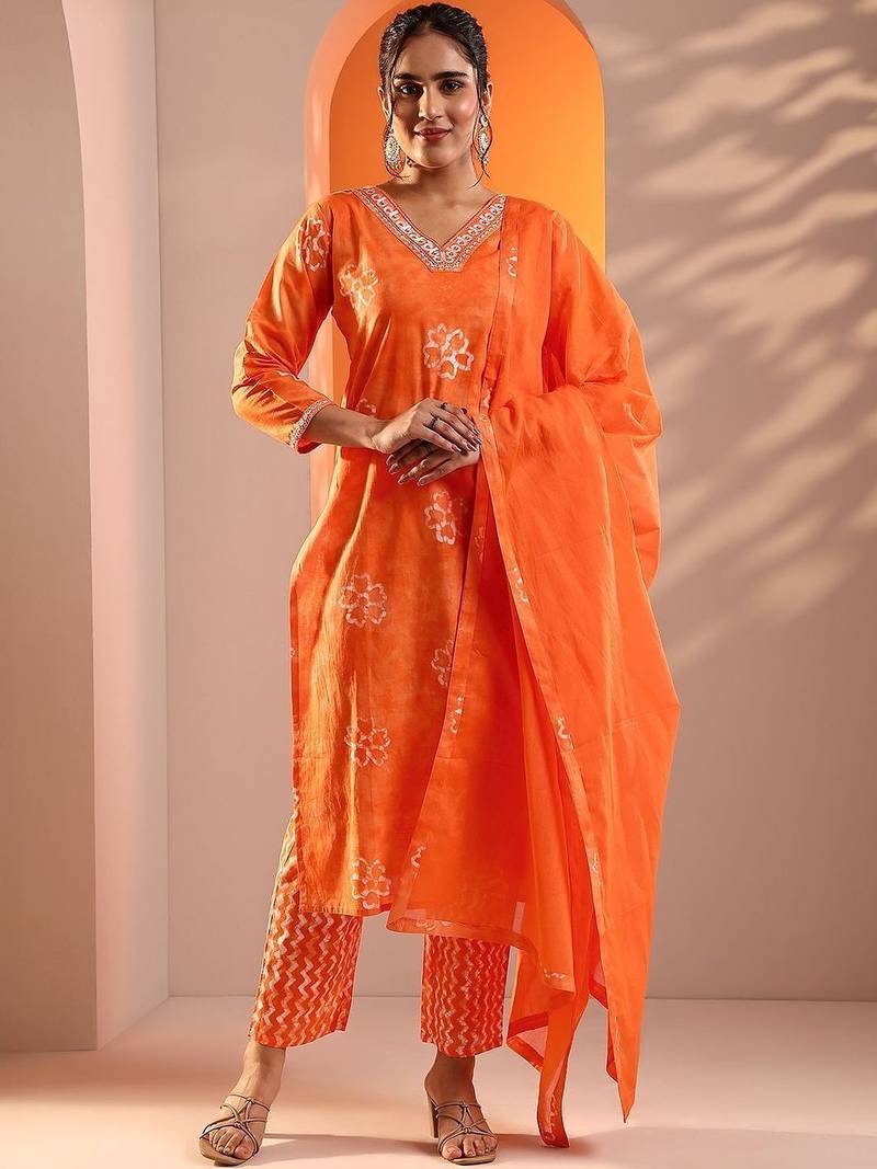 women ethnic motifs printed regular thread work kurta with trousers & with dupatta