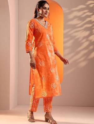 women ethnic motifs printed regular thread work kurta with trousers & with dupatta 3
