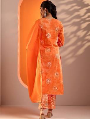 women ethnic motifs printed regular thread work kurta with trousers & with dupatta 4