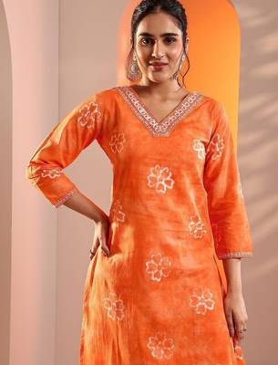 women ethnic motifs printed regular thread work kurta with trousers & with dupatta 5