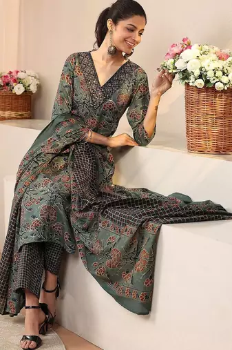 women floral printed regular kurta with trousers & with dupatta