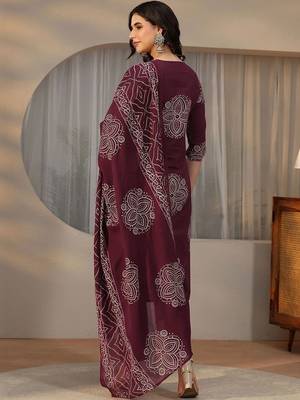 burgundy bandhani printed cotton straight suit set 2