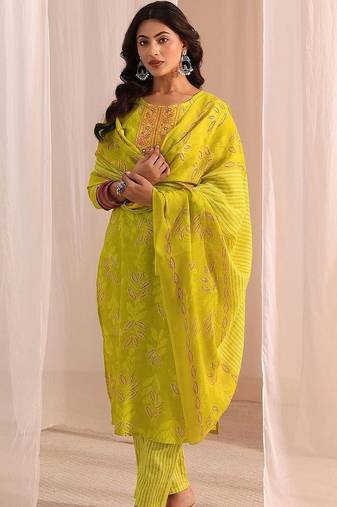 women ethnic motifs printed regular thread work kurta with trousers & with dupatta