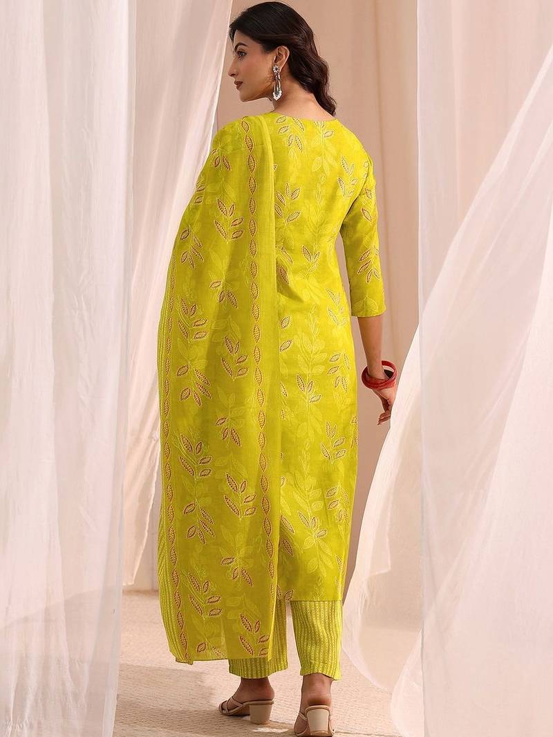 women ethnic motifs printed regular thread work kurta with trousers & with dupatta