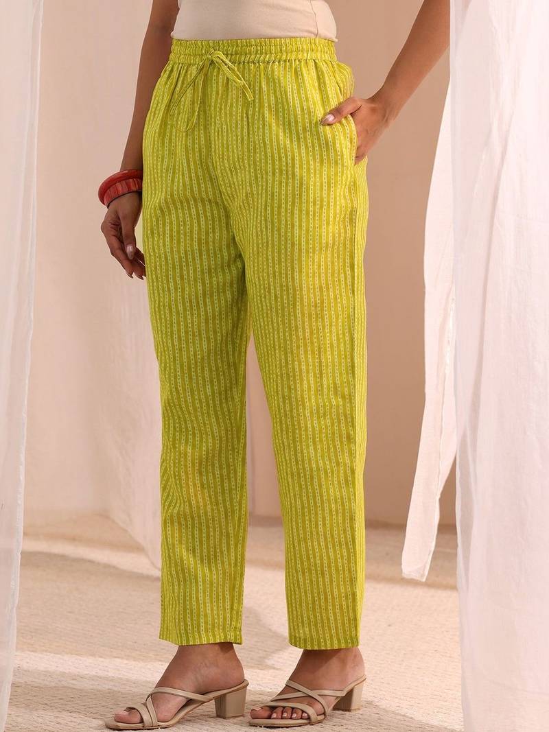 women ethnic motifs printed regular thread work kurta with trousers & with dupatta