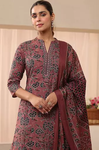 women floral printed regular kurta with trousers & with dupatta