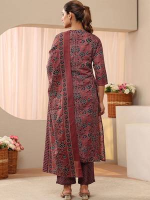 women floral printed regular kurta with trousers & with dupatta 6