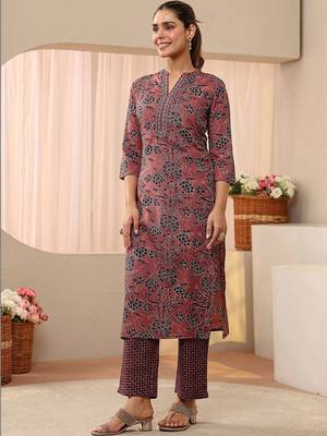 women floral printed regular kurta with trousers & with dupatta 7