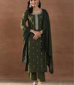 women floral embroidered regular sequinned kurta with trousers & with dupatta