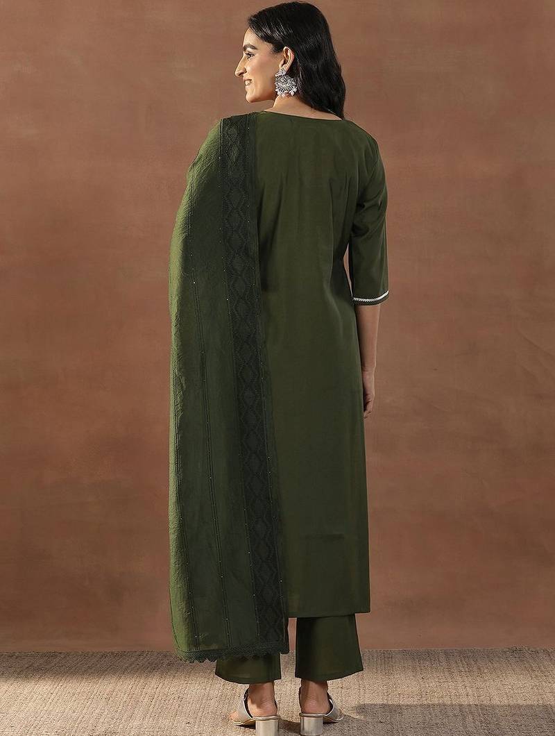 women floral embroidered regular sequinned kurta with trousers & with dupatta