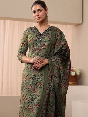 women floral printed regular kurta with palazzos & with dupatta 2