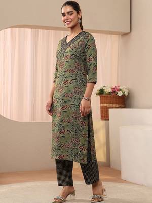 women floral printed regular kurta with palazzos & with dupatta 4