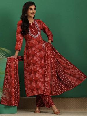 women ethnic motifs printed regular thread work kurta with trousers & with dupatta 1
