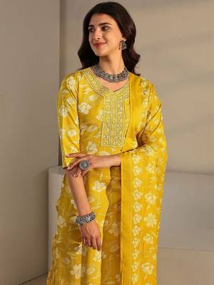 libas yellow floral printed straight suit set with dupatta 2