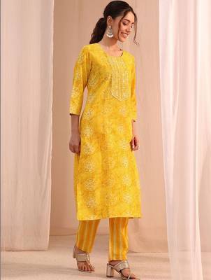 women ethnic motifs printed regular mirror work kurta with trousers & with dupatta 3