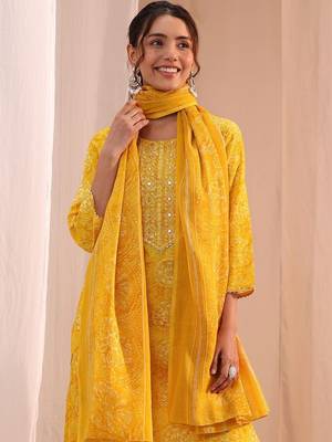 women ethnic motifs printed regular mirror work kurta with trousers & with dupatta 6