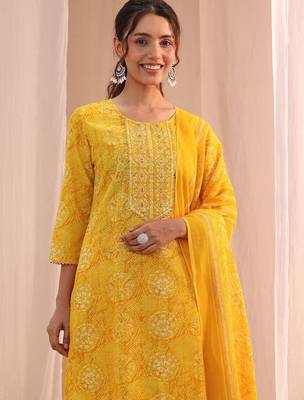 women ethnic motifs printed regular mirror work kurta with trousers & with dupatta 7