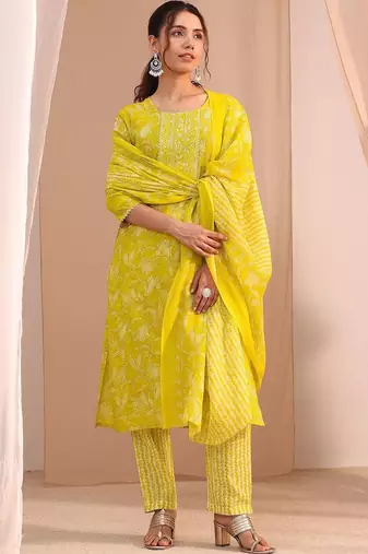 women floral printed regular thread work kurta with trousers & with dupatta