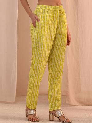 women floral printed regular thread work kurta with trousers & with dupatta 5