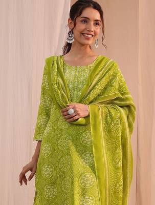 women ethnic motifs printed regular mirror work kurta with trousers & with dupatta 3