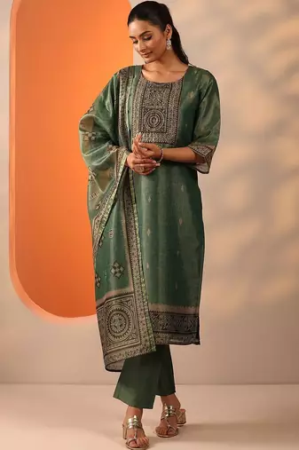 women ethnic motifs embroidered regular thread work kurta with trousers & with dupatta