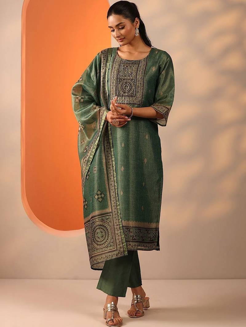women ethnic motifs embroidered regular thread work kurta with trousers & with dupatta