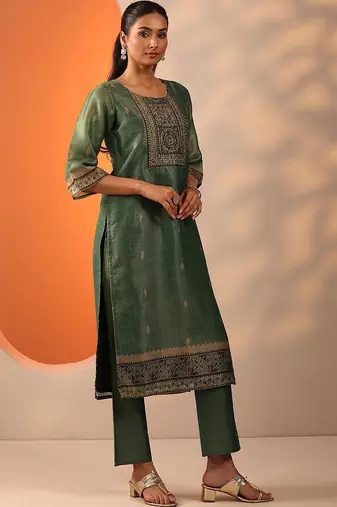 women ethnic motifs embroidered regular thread work kurta with trousers & with dupatta
