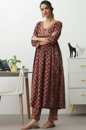 women ethnic motifs printed empire mirror work kurta with trousers