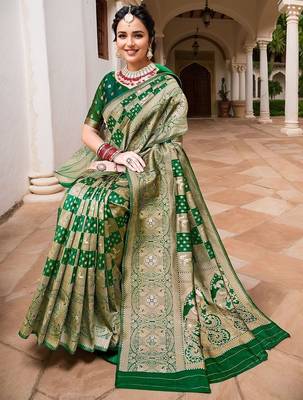 Green woven design zari organza banarasi saree 3