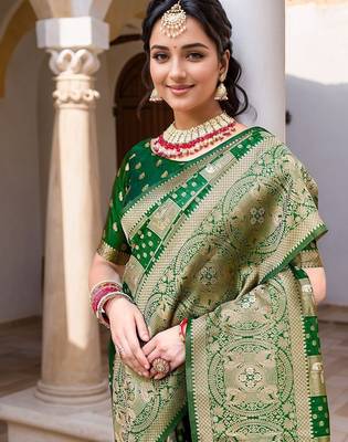 Green woven design zari organza banarasi saree 4