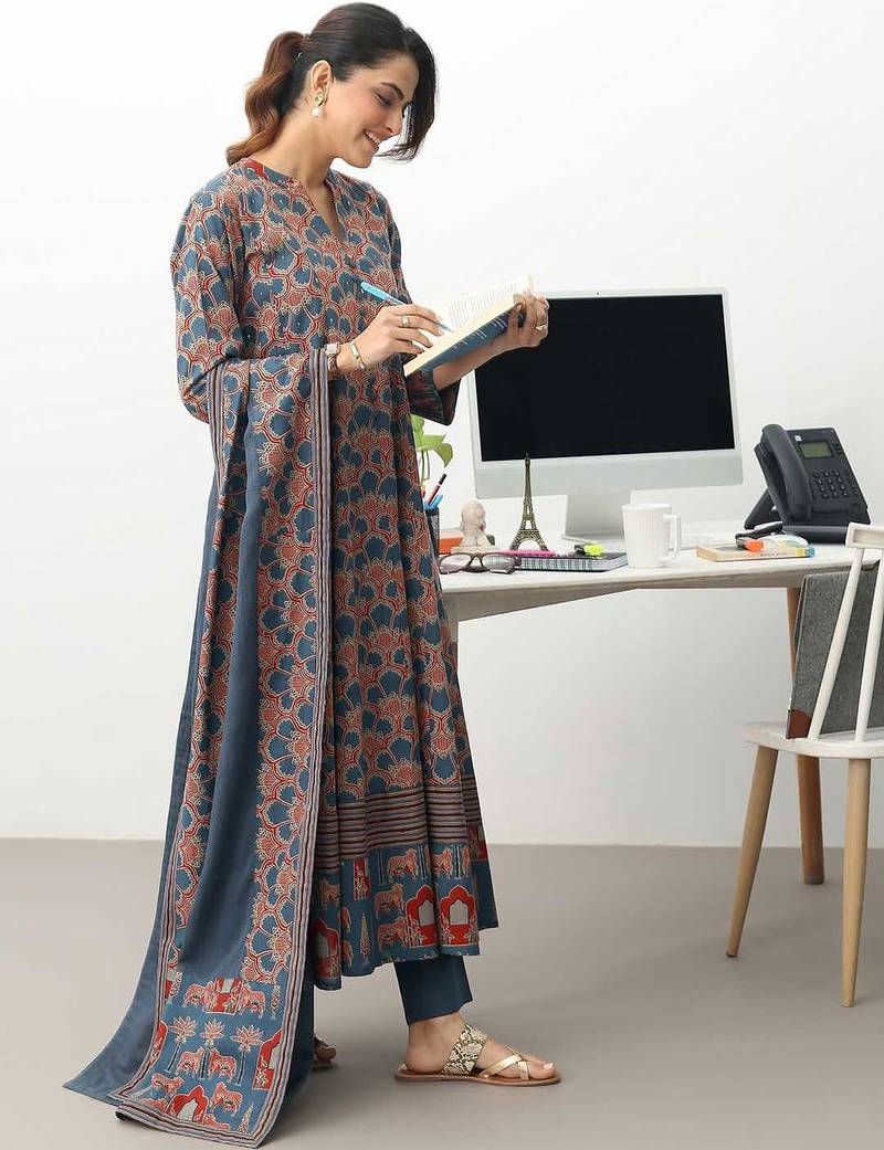 women ethnic motifs printed regular cotton blend kurta with trousers & with dupatta