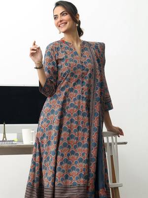 women ethnic motifs printed regular cotton blend kurta with trousers & with dupatta 7