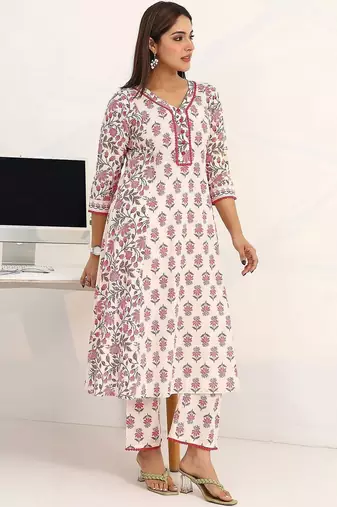 women floral printed regular cotton blend kurta with trousers & with dupatta