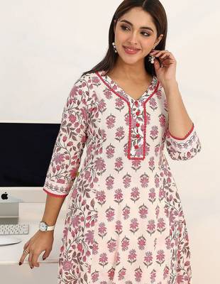 women floral printed regular cotton blend kurta with trousers & with dupatta 6
