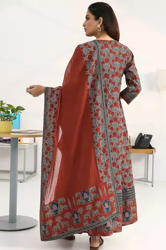 women ethnic motifs printed regular cotton blend kurta with trousers & with dupatta