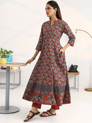 women ethnic motifs printed regular cotton blend kurta with trousers & with dupatta 5