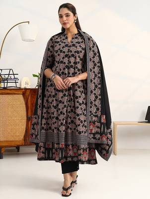 women ethnic motifs printed regular cotton blend kurta with trousers & with dupatta 1
