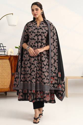 women ethnic motifs printed regular cotton blend kurta with trousers & with dupatta