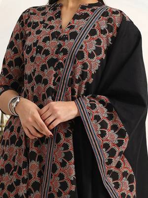 women ethnic motifs printed regular cotton blend kurta with trousers & with dupatta 2
