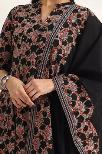 women ethnic motifs printed regular cotton blend kurta with trousers & with dupatta