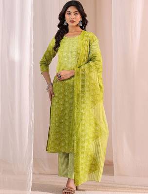 women ethnic motifs printed regular kurta with trousers & with dupatta 5
