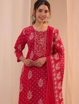 women ethnic motifs printed regular kurta with trousers & with dupatta 2