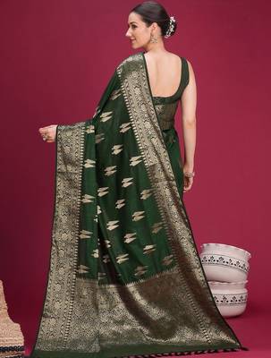 Green woven design zari silk blend handloom banarasi saree 3