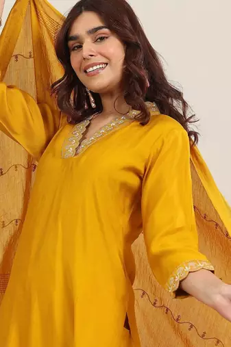 women ethnic motifs embroidered kurta with trousers & dupatta