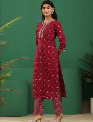 women ethnic motifs printed regular thread work kurta with trousers & with dupatta 5