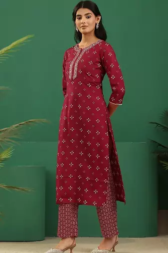 women ethnic motifs printed regular thread work kurta with trousers & with dupatta